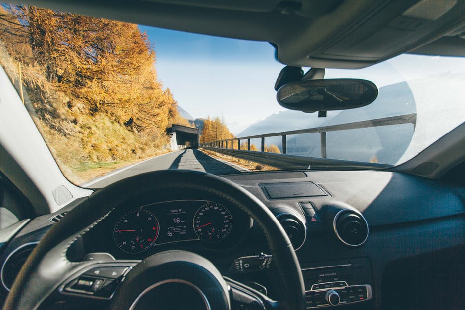 windshield cracks car owners need to know